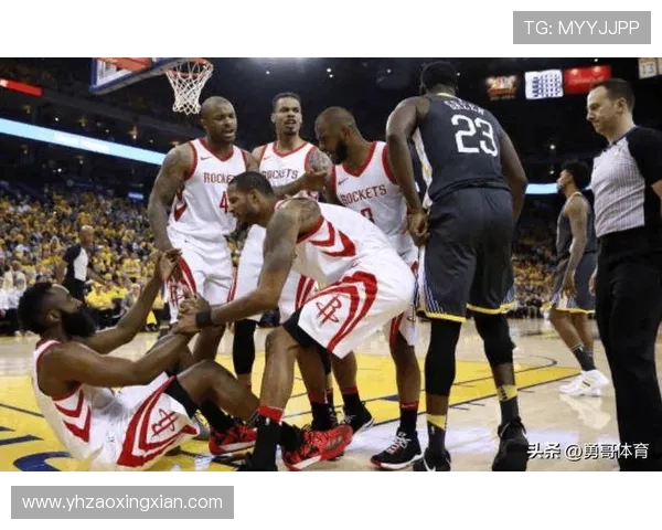 勇士与火箭2015至2016赛季对决回顾及精彩瞬间分析