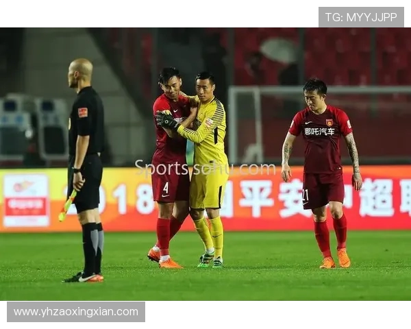 华夏与力帆首发阵容对比分析揭示两队战术布局与实力差距 华夏与力帆首发阵容对比分析揭示两队战术布局与实力差距