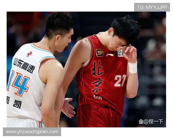 北京篮球队团队协作引发热议球迷对战术配合和球员默契提出不同看法